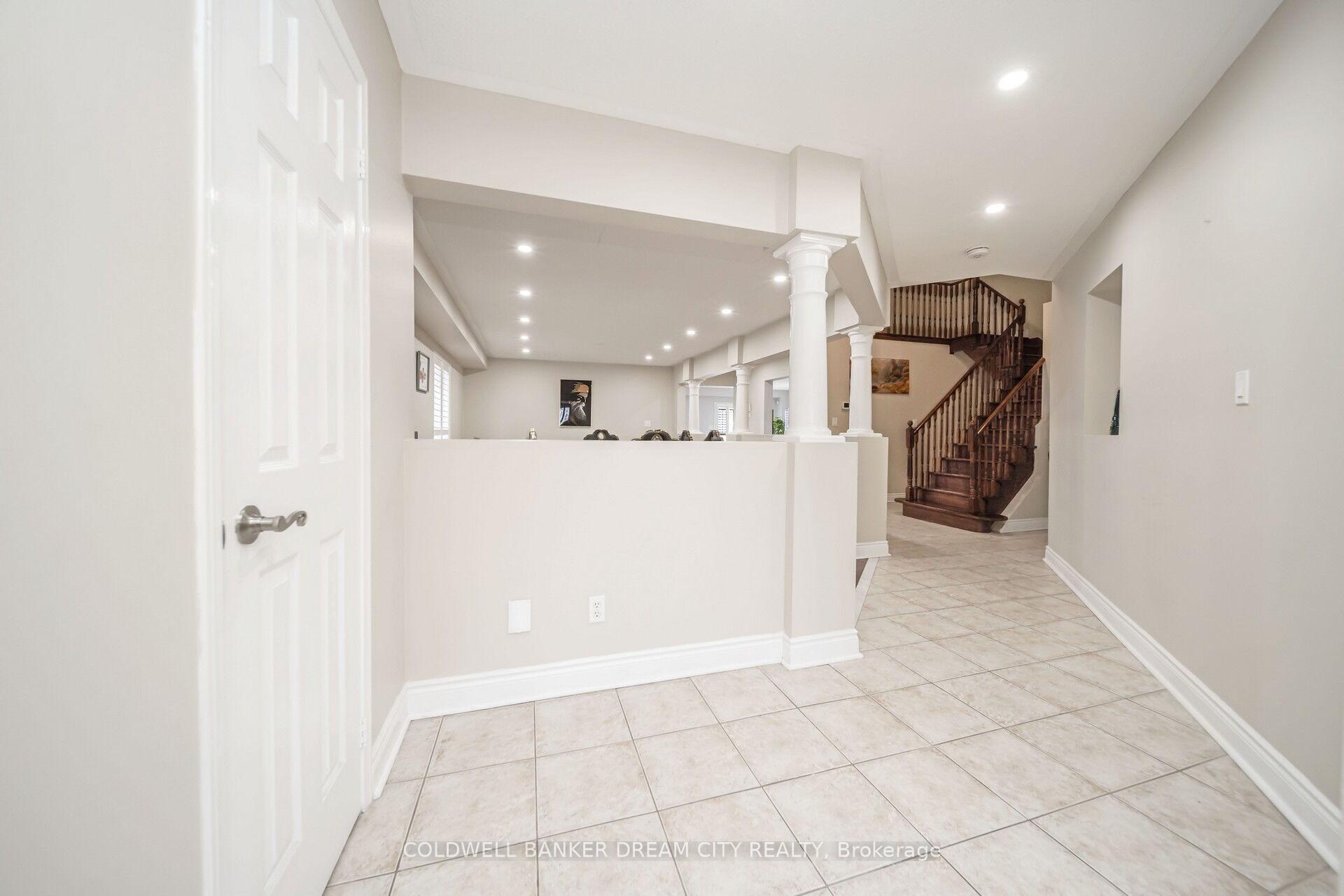 Photo 4 of 60 Capistro Street, Brampton, Fletcher's Meadow — HOMEH