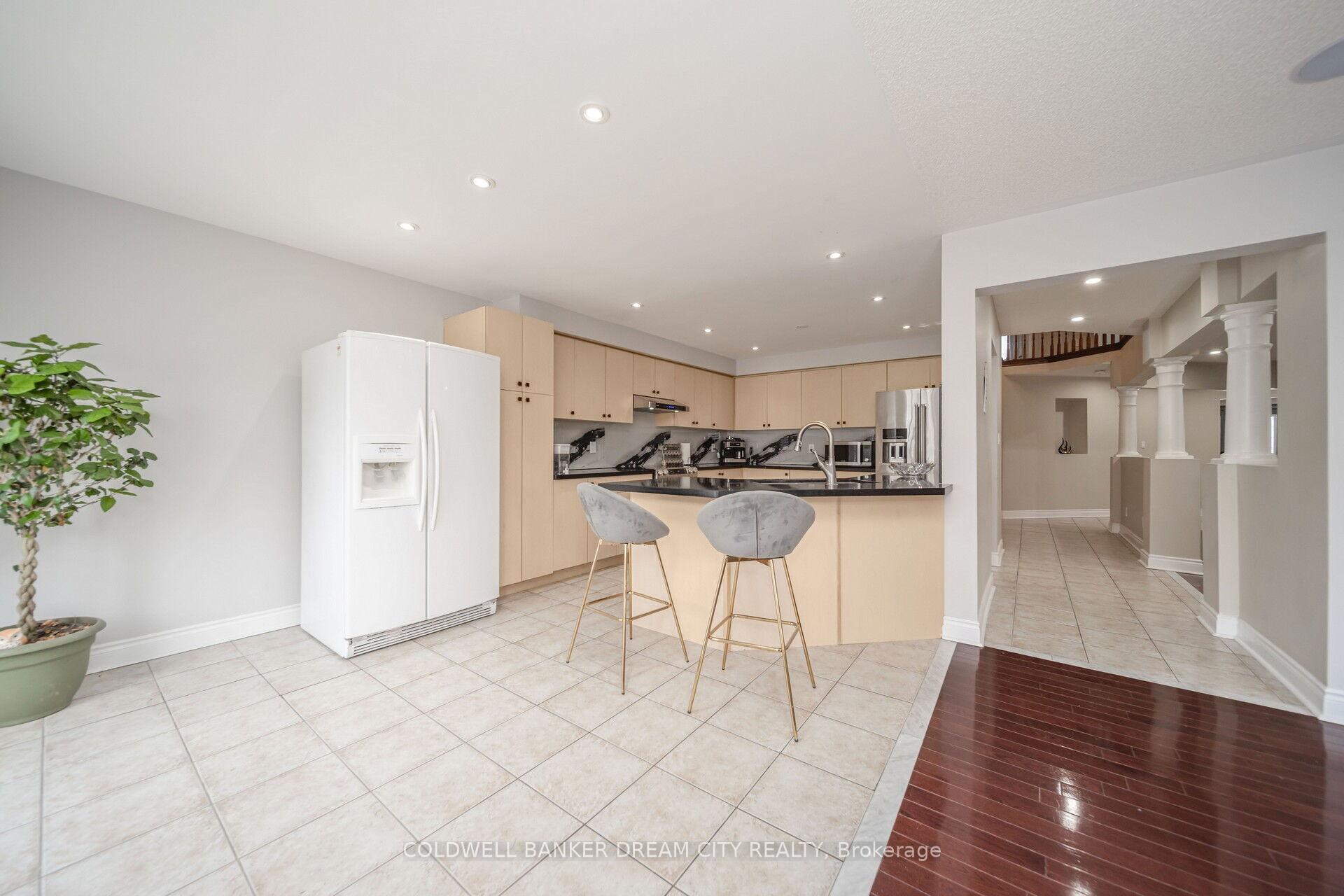 Photo 8 of 60 Capistro Street, Brampton, Fletcher's Meadow — HOMEH