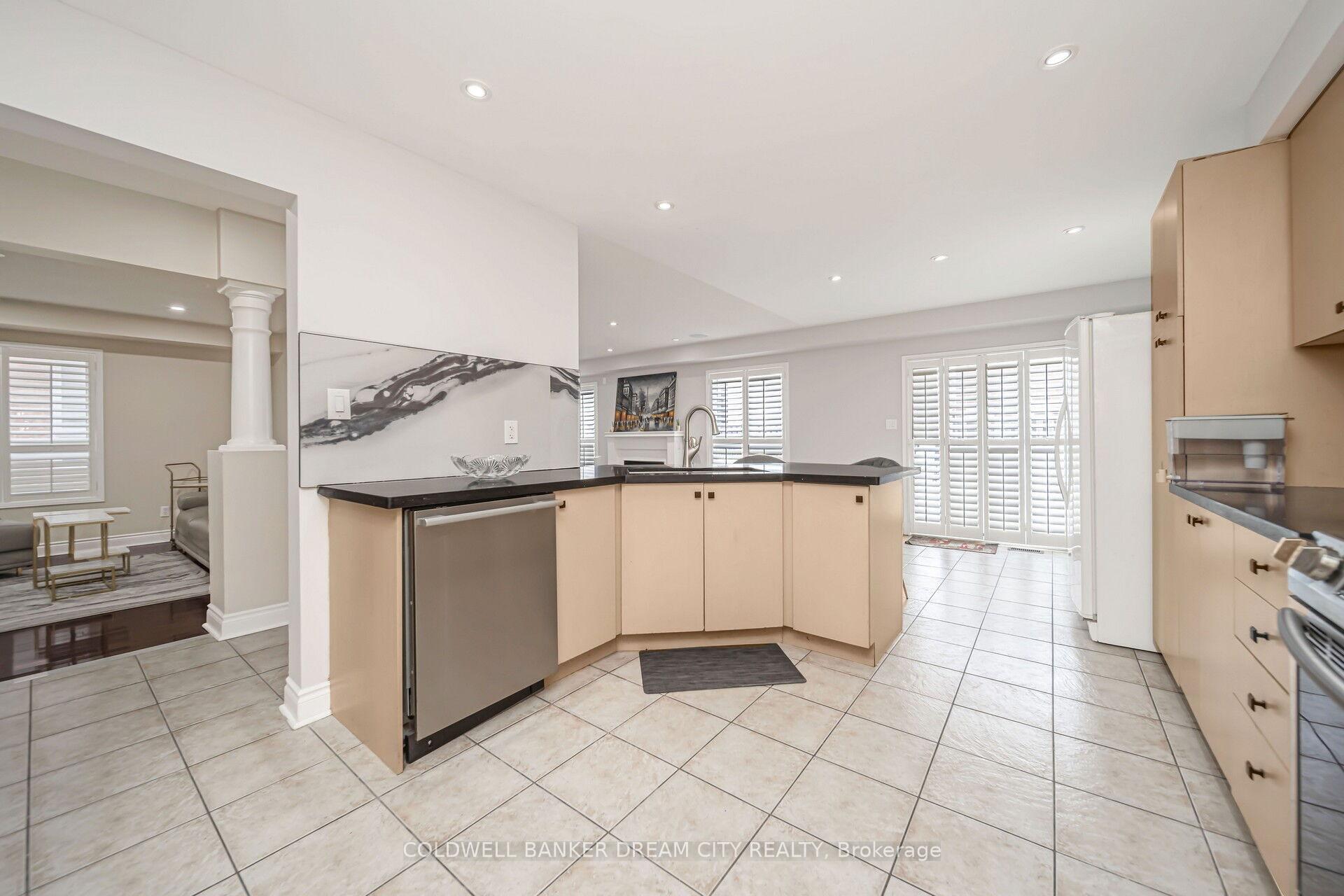 Photo 9 of 60 Capistro Street, Brampton, Fletcher's Meadow — HOMEH