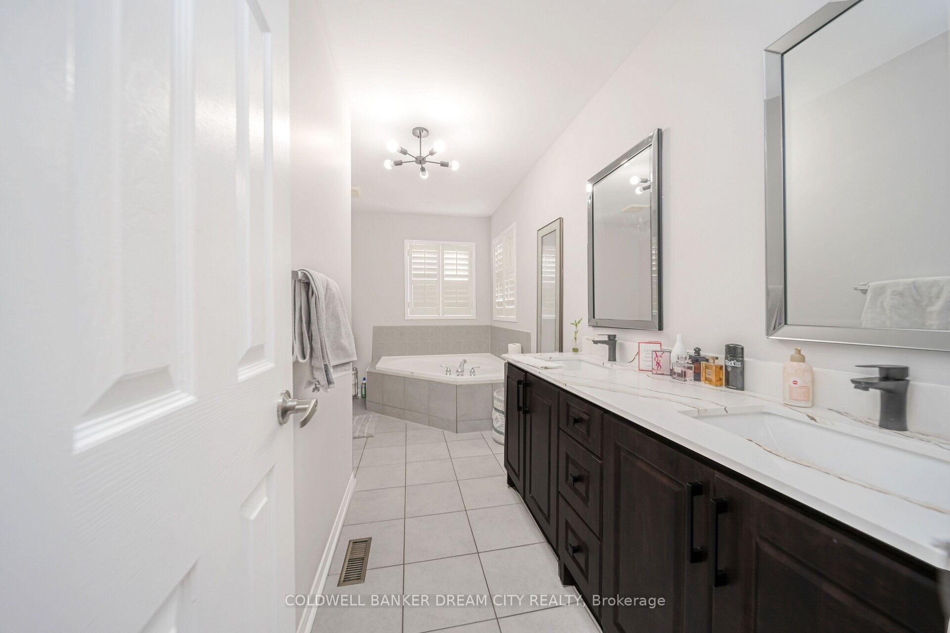 Photo 11 of 60 Capistro Street, Brampton, Fletcher's Meadow — HOMEH