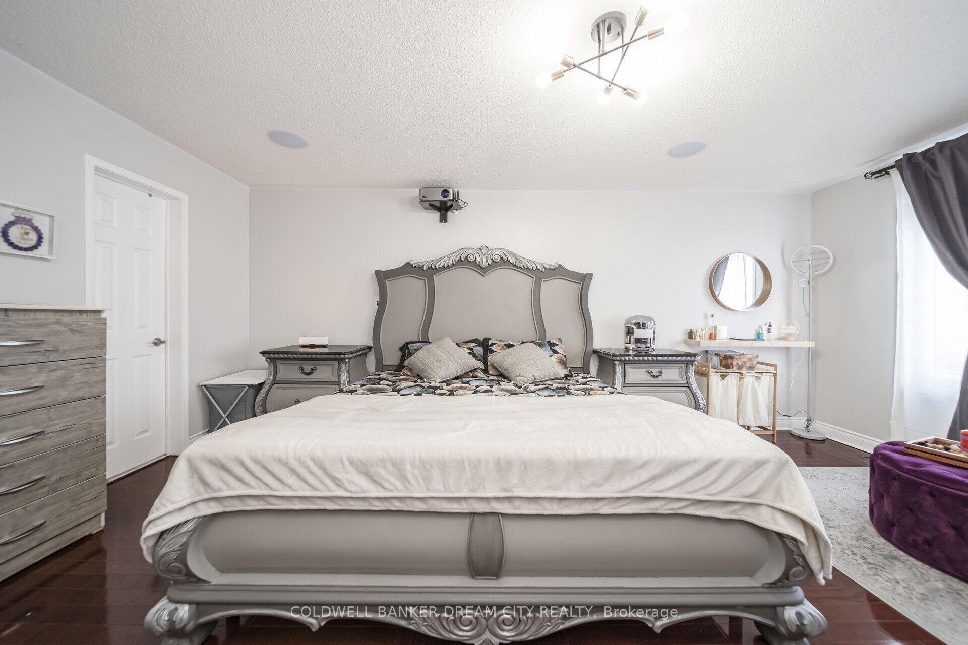 Photo 23 of 60 Capistro Street, Brampton, Fletcher's Meadow — HOMEH