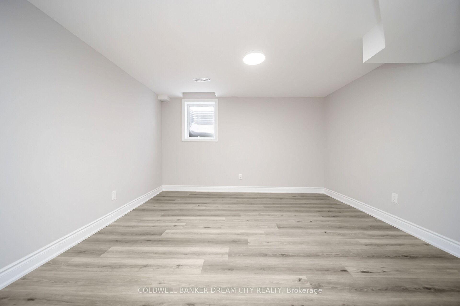 Photo 35 of 60 Capistro Street, Brampton, Fletcher's Meadow — HOMEH