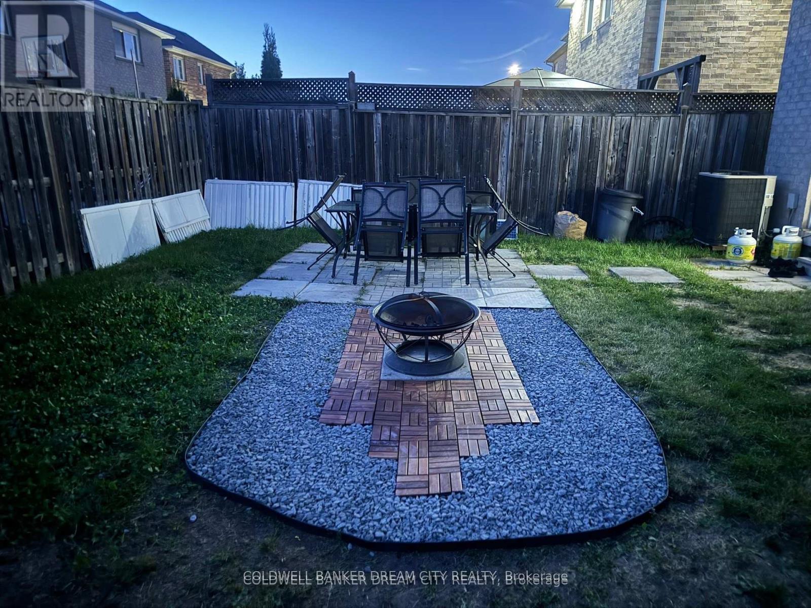 Photo 38 of 60 Capistro Street, Brampton, Fletcher's Meadow — HOMEH