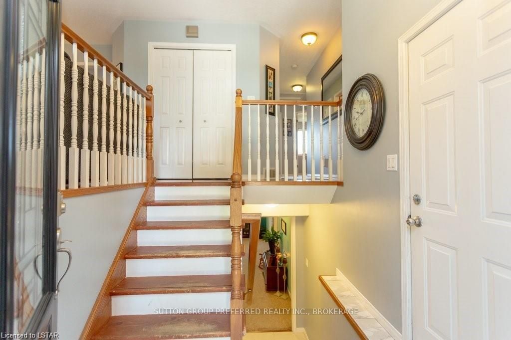 Photo 4 of 78 Oldewood Crescent, St. Thomas — HOMEH