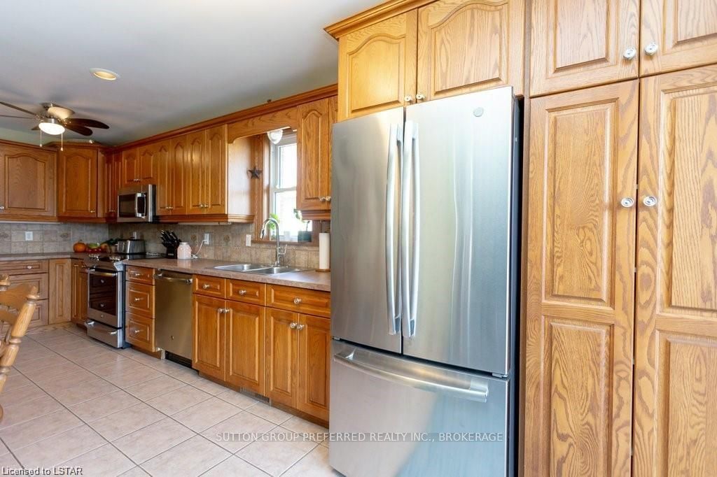 Photo 11 of 78 Oldewood Crescent, St. Thomas — HOMEH