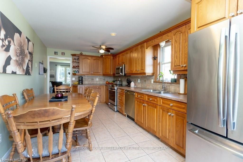 Photo 12 of 78 Oldewood Crescent, St. Thomas — HOMEH