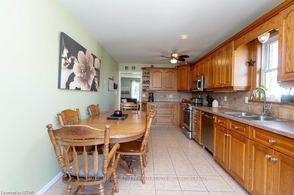 Photo 13 of 78 Oldewood Crescent, St. Thomas — HOMEH