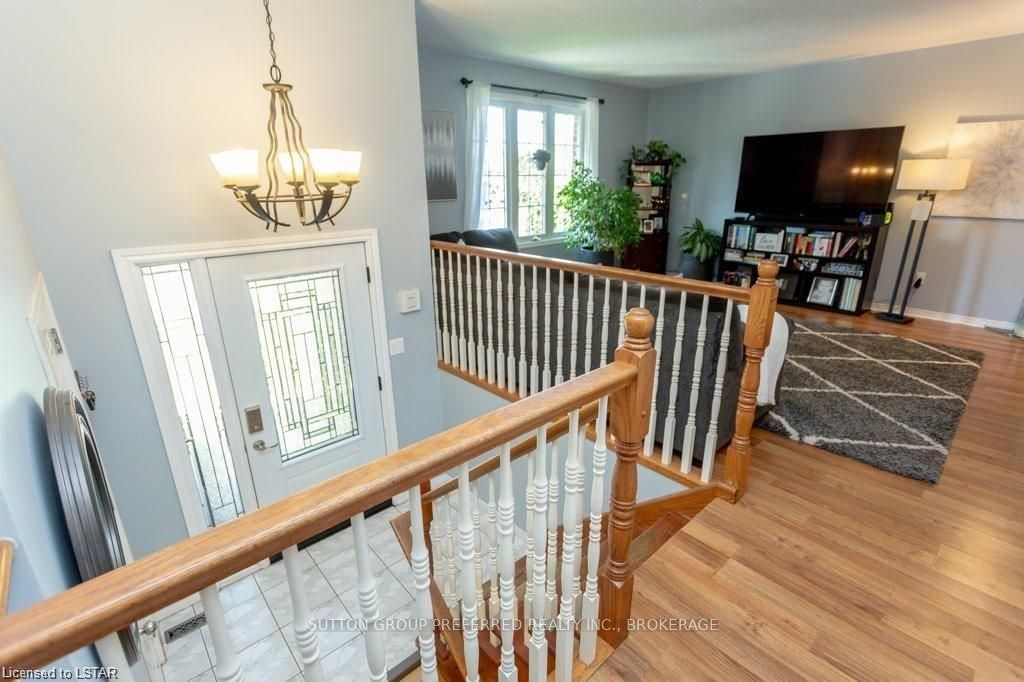 Photo 14 of 78 Oldewood Crescent, St. Thomas — HOMEH