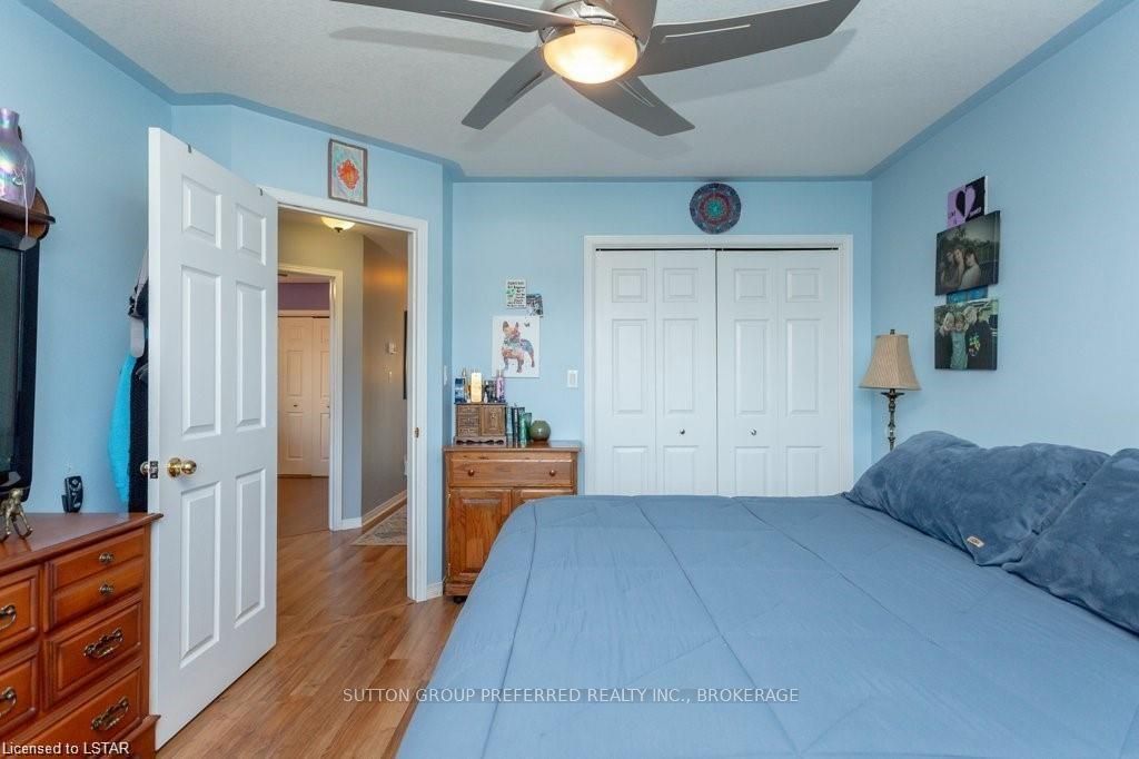 Photo 16 of 78 Oldewood Crescent, St. Thomas — HOMEH
