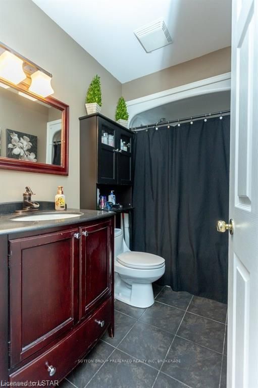 Photo 21 of 78 Oldewood Crescent, St. Thomas — HOMEH