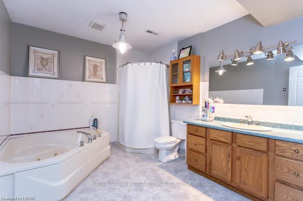 Photo 31 of 78 Oldewood Crescent, St. Thomas — HOMEH