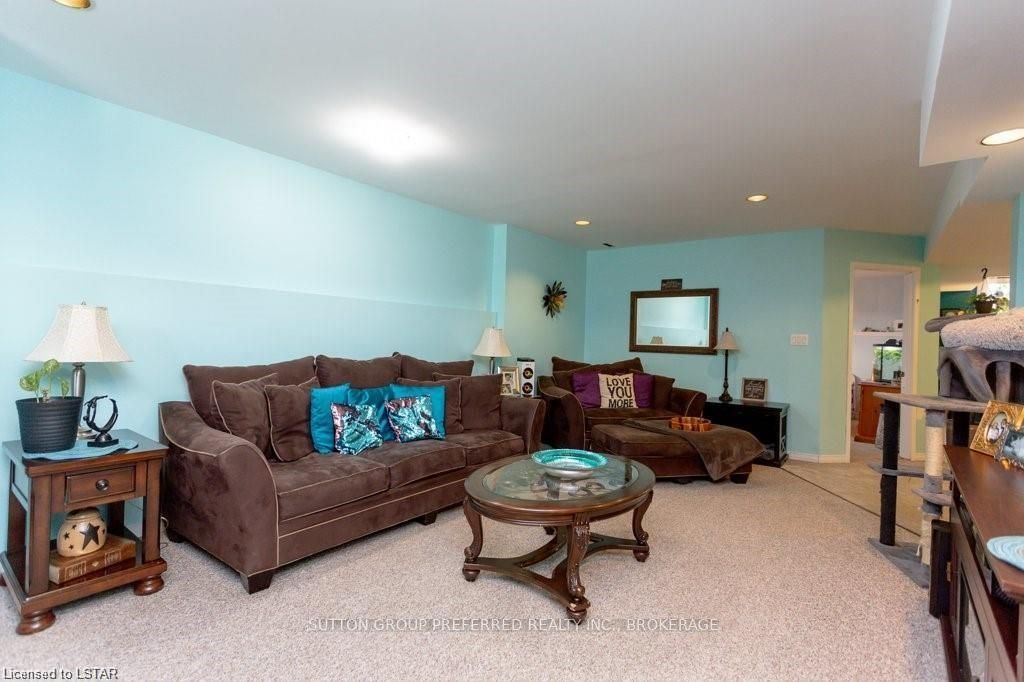 Photo 32 of 78 Oldewood Crescent, St. Thomas — HOMEH