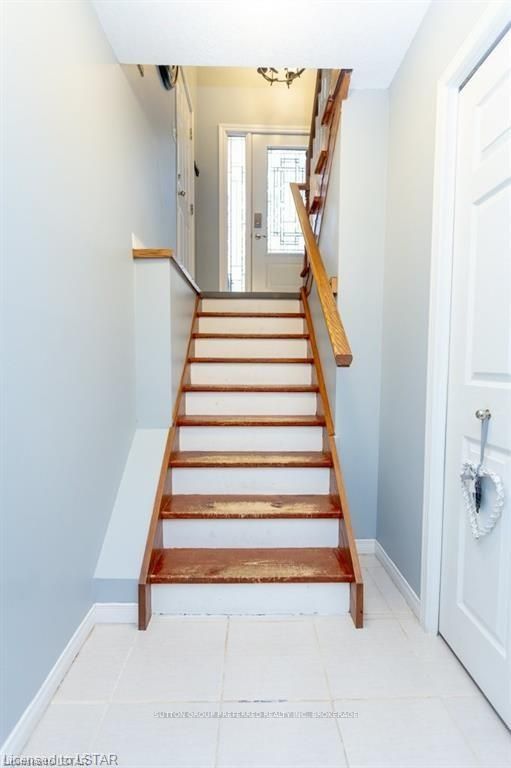 Photo 33 of 78 Oldewood Crescent, St. Thomas — HOMEH