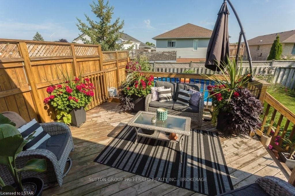 Photo 35 of 78 Oldewood Crescent, St. Thomas — HOMEH
