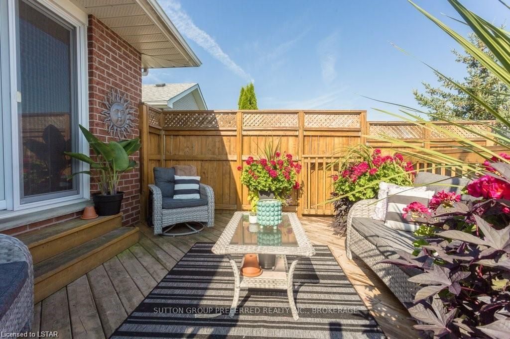 Photo 37 of 78 Oldewood Crescent, St. Thomas — HOMEH