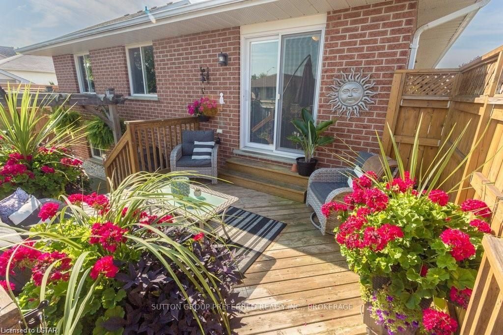 Photo 40 of 78 Oldewood Crescent, St. Thomas — HOMEH