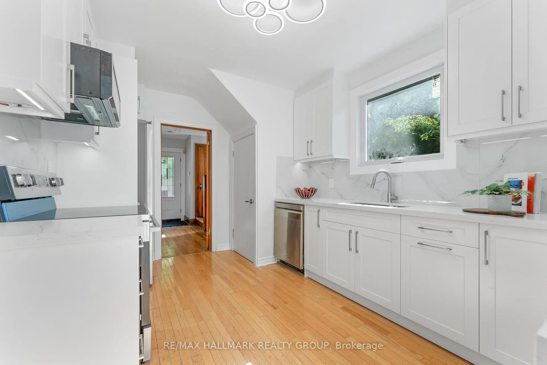 Photo 12 of 242 Harmer Avenue S, Ottawa, Civic Hospital — HOMEH