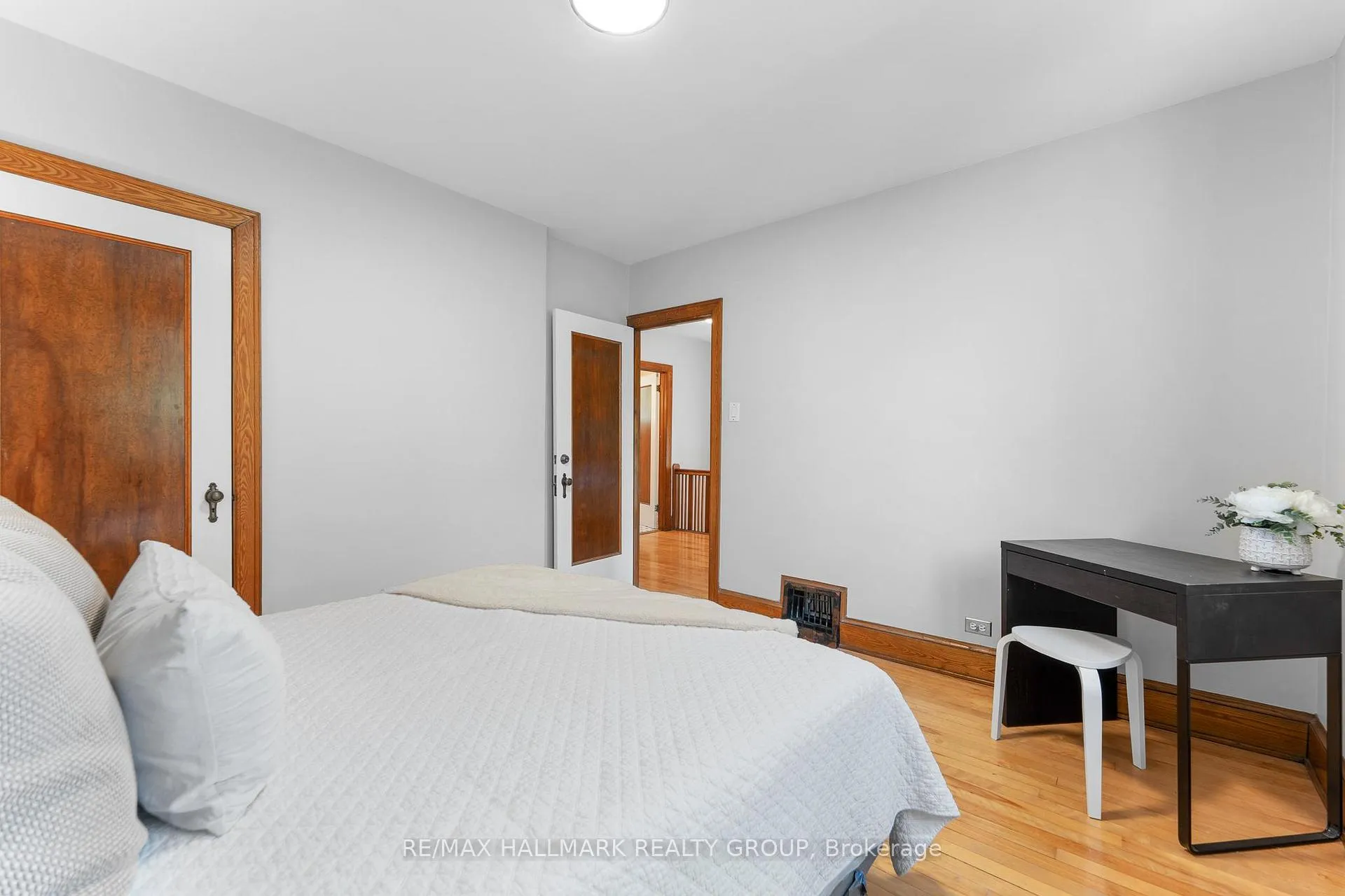 Photo 20 of 242 Harmer Avenue S, Ottawa, Civic Hospital — HOMEH