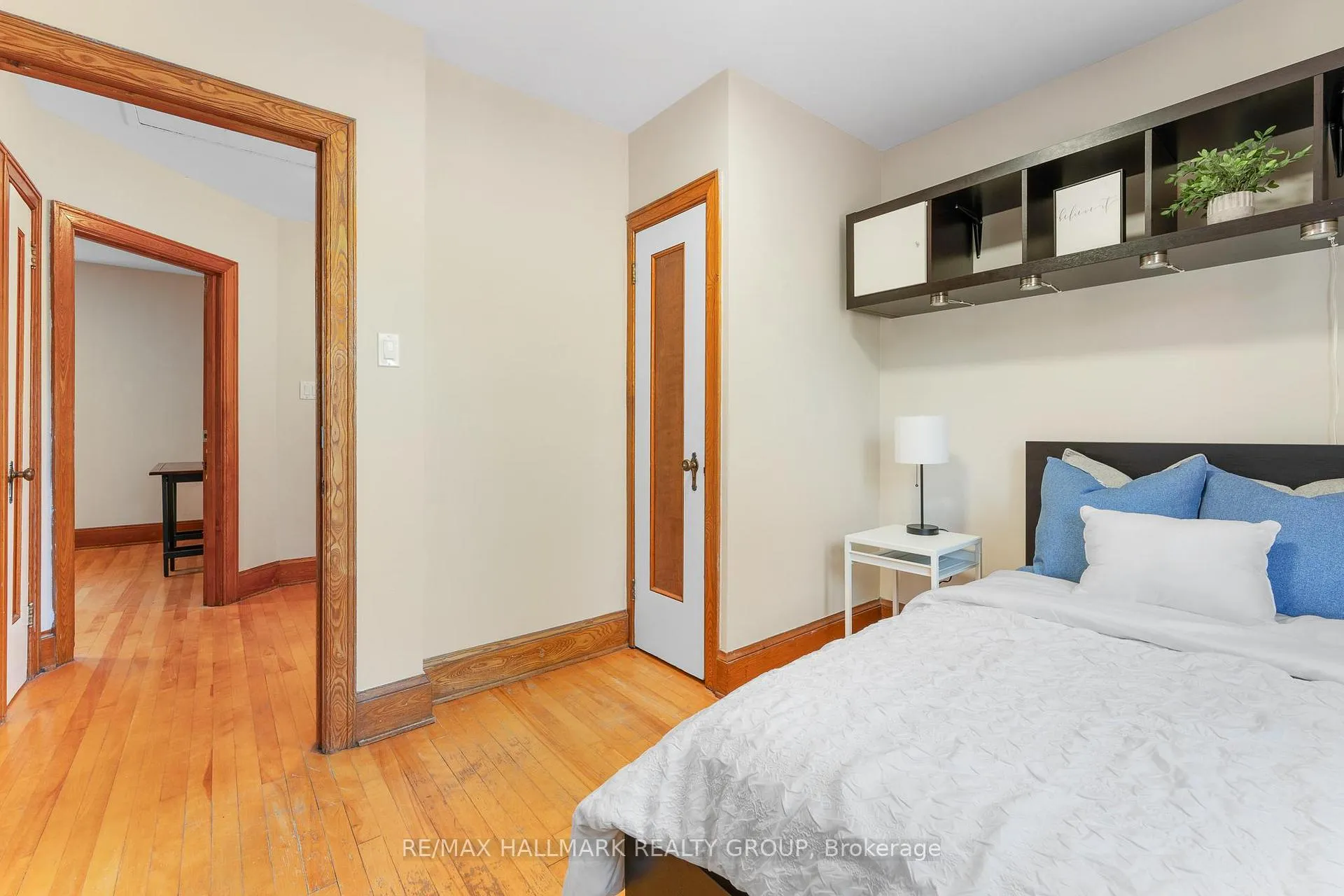 Photo 22 of 242 Harmer Avenue S, Ottawa, Civic Hospital — HOMEH