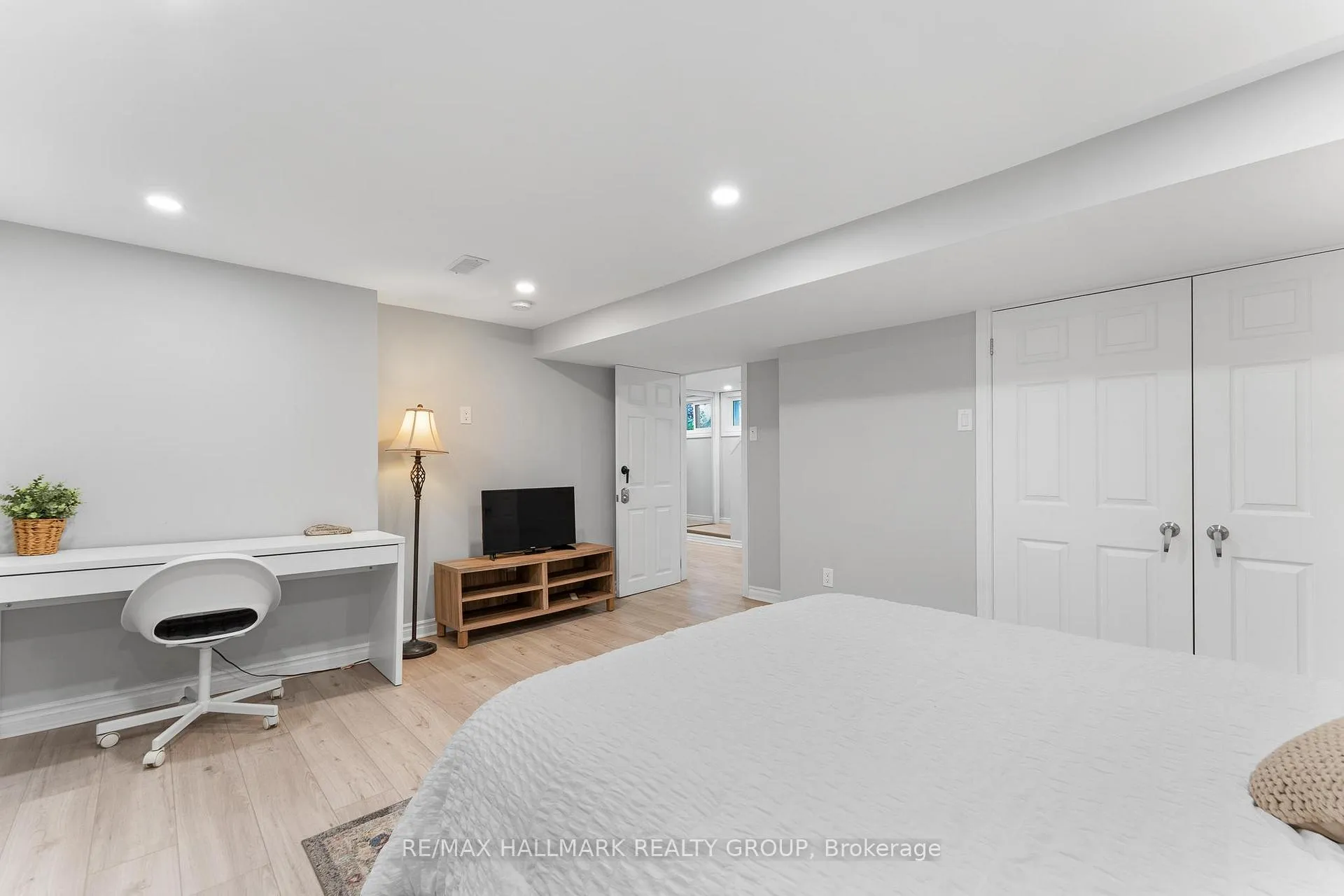 Photo 27 of 242 Harmer Avenue S, Ottawa, Civic Hospital — HOMEH