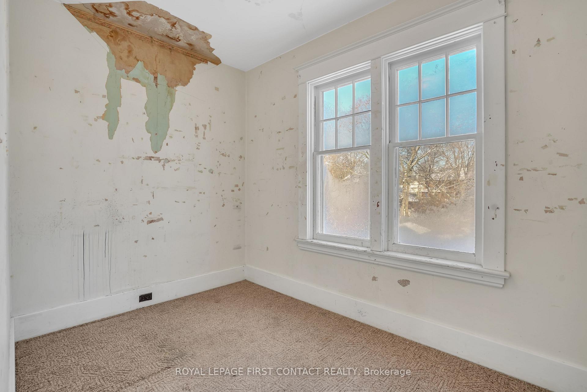 Photo 1 of 92 Worsley Street, Barrie, City Centre — HOMEH