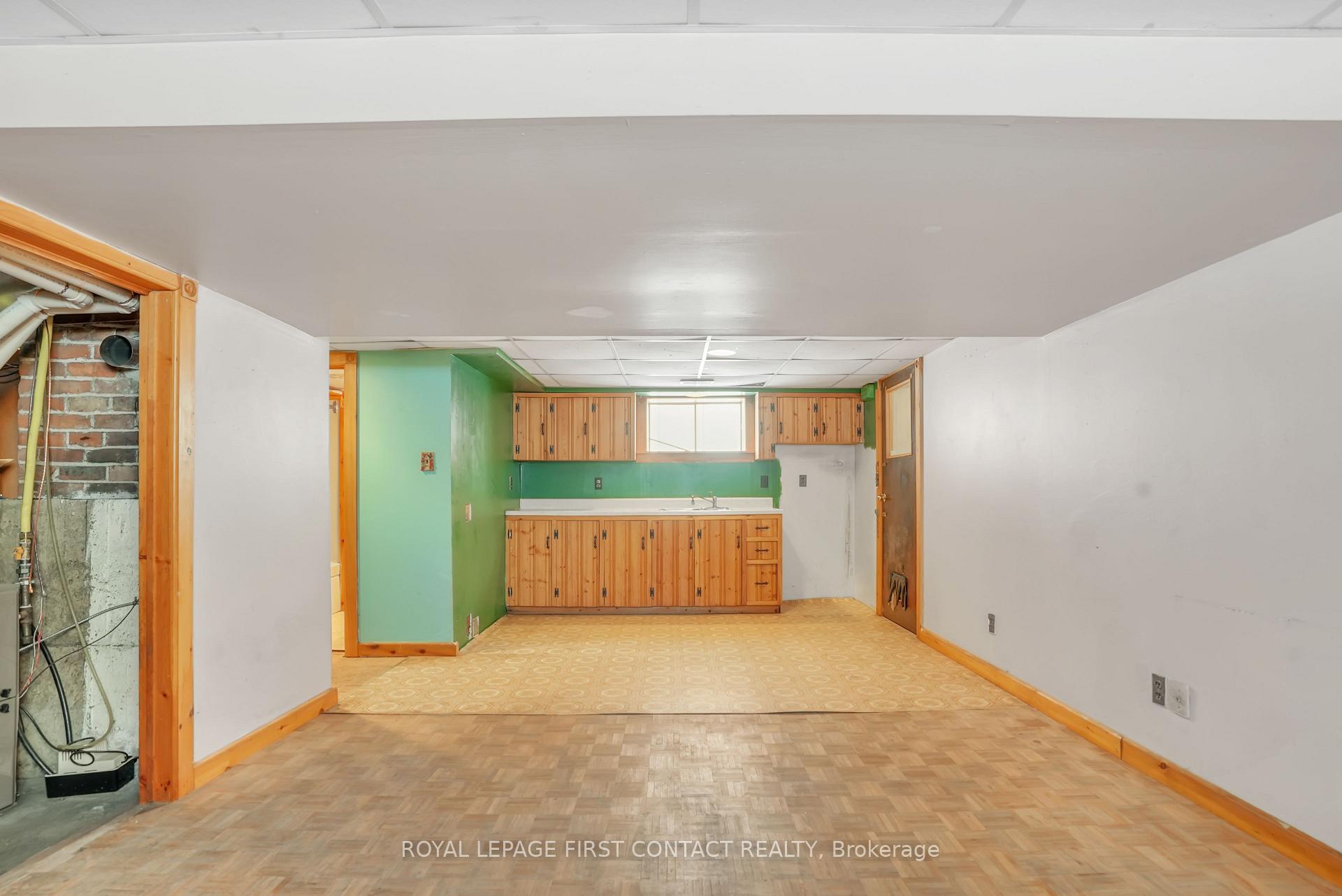 Photo 8 of 92 Worsley Street, Barrie, City Centre — HOMEH
