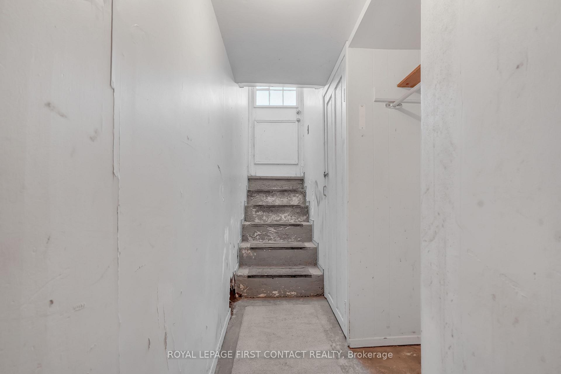 Photo 11 of 92 Worsley Street, Barrie, City Centre — HOMEH