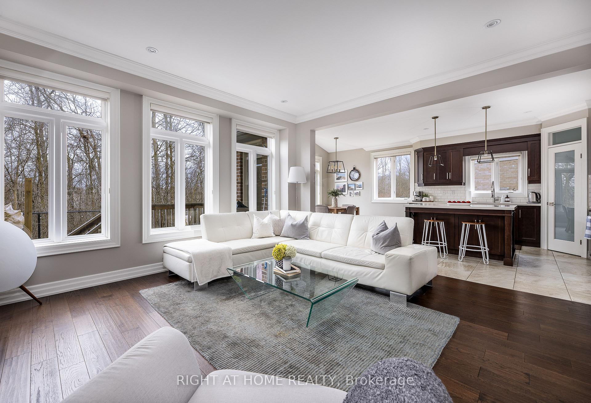 Photo 5 of 64 Winslow Way, Hamilton, Stoney Creek Mountain — HOMEH