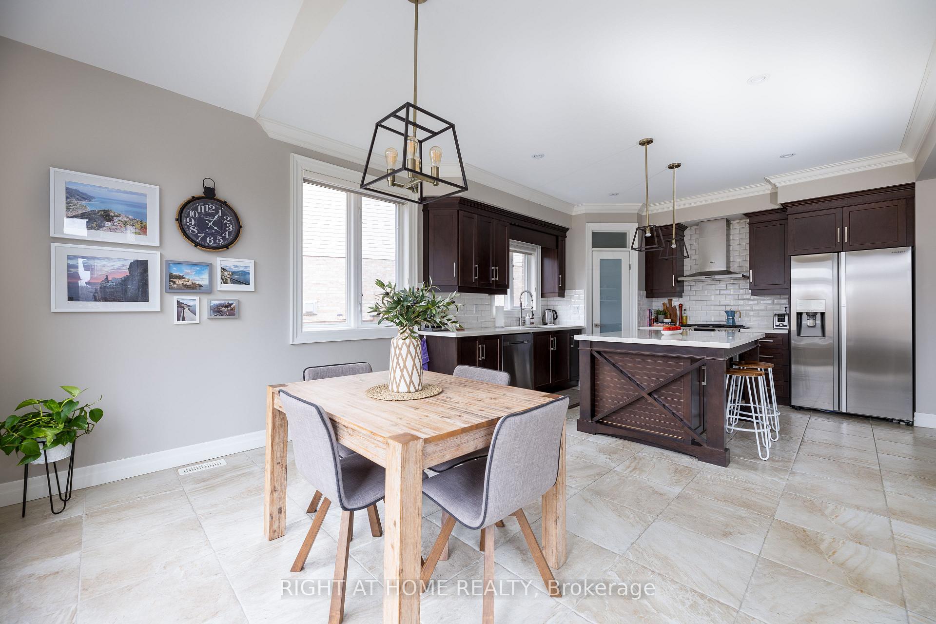 Photo 8 of 64 Winslow Way, Hamilton, Stoney Creek Mountain — HOMEH