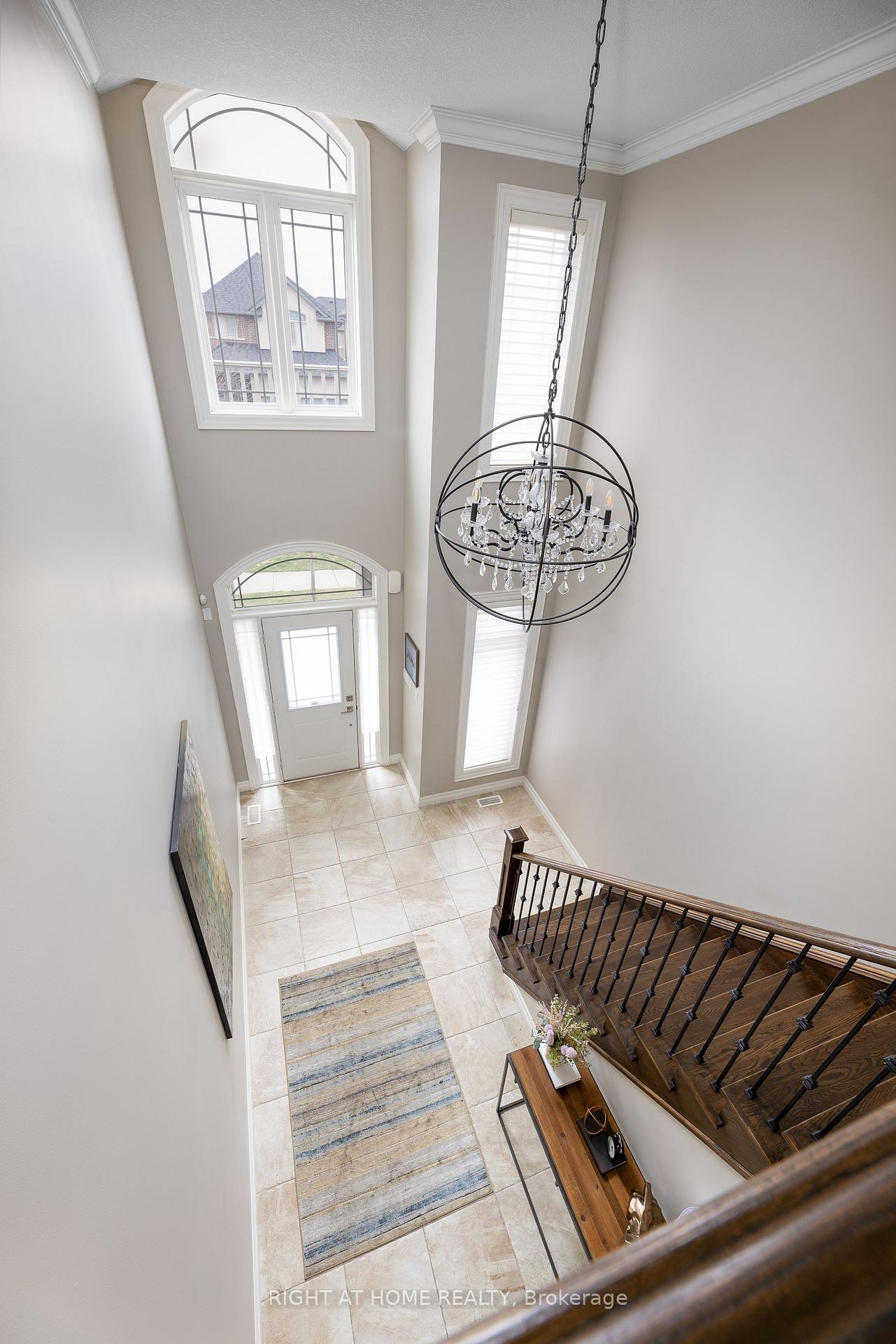 Photo 11 of 64 Winslow Way, Hamilton, Stoney Creek Mountain — HOMEH