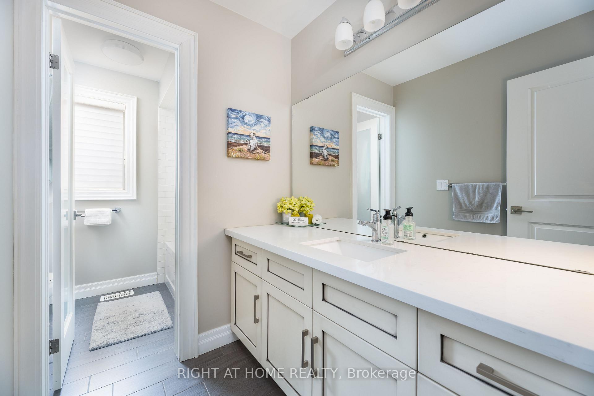 Photo 15 of 64 Winslow Way, Hamilton, Stoney Creek Mountain — HOMEH