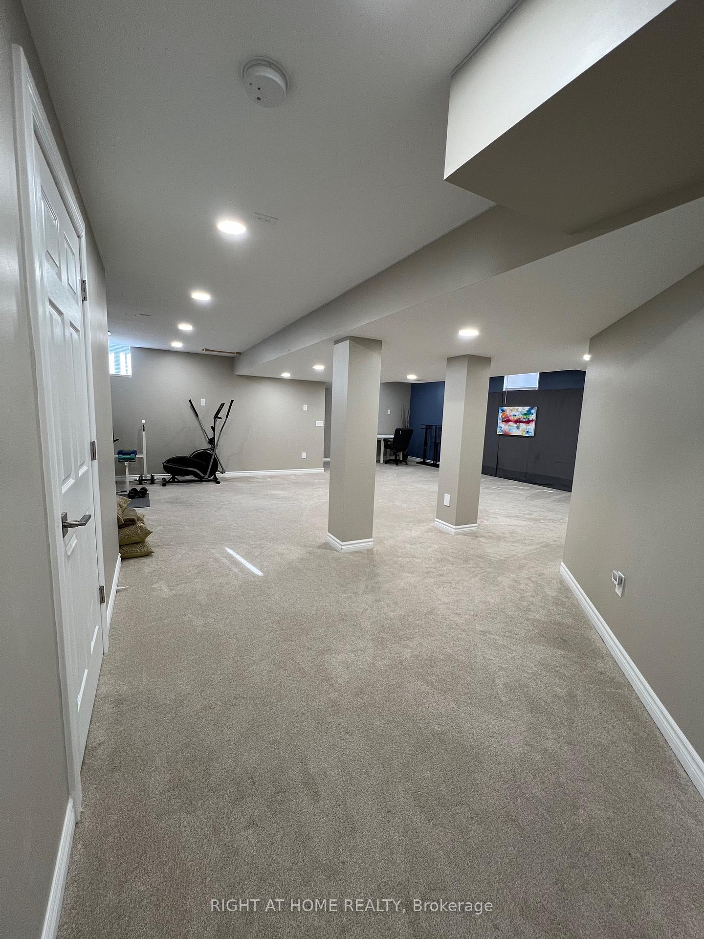 Photo 19 of 64 Winslow Way, Hamilton, Stoney Creek Mountain — HOMEH