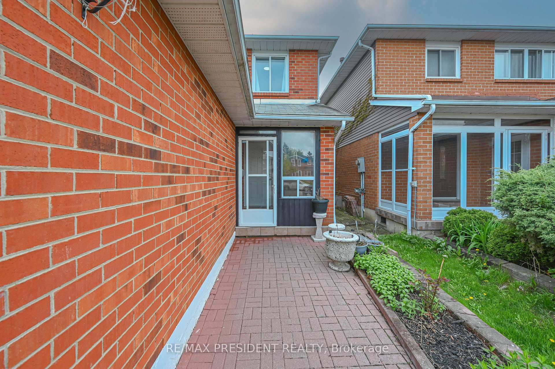 Photo 17 of 351 Rutherford Road N, Brampton, Madoc — HOMEH