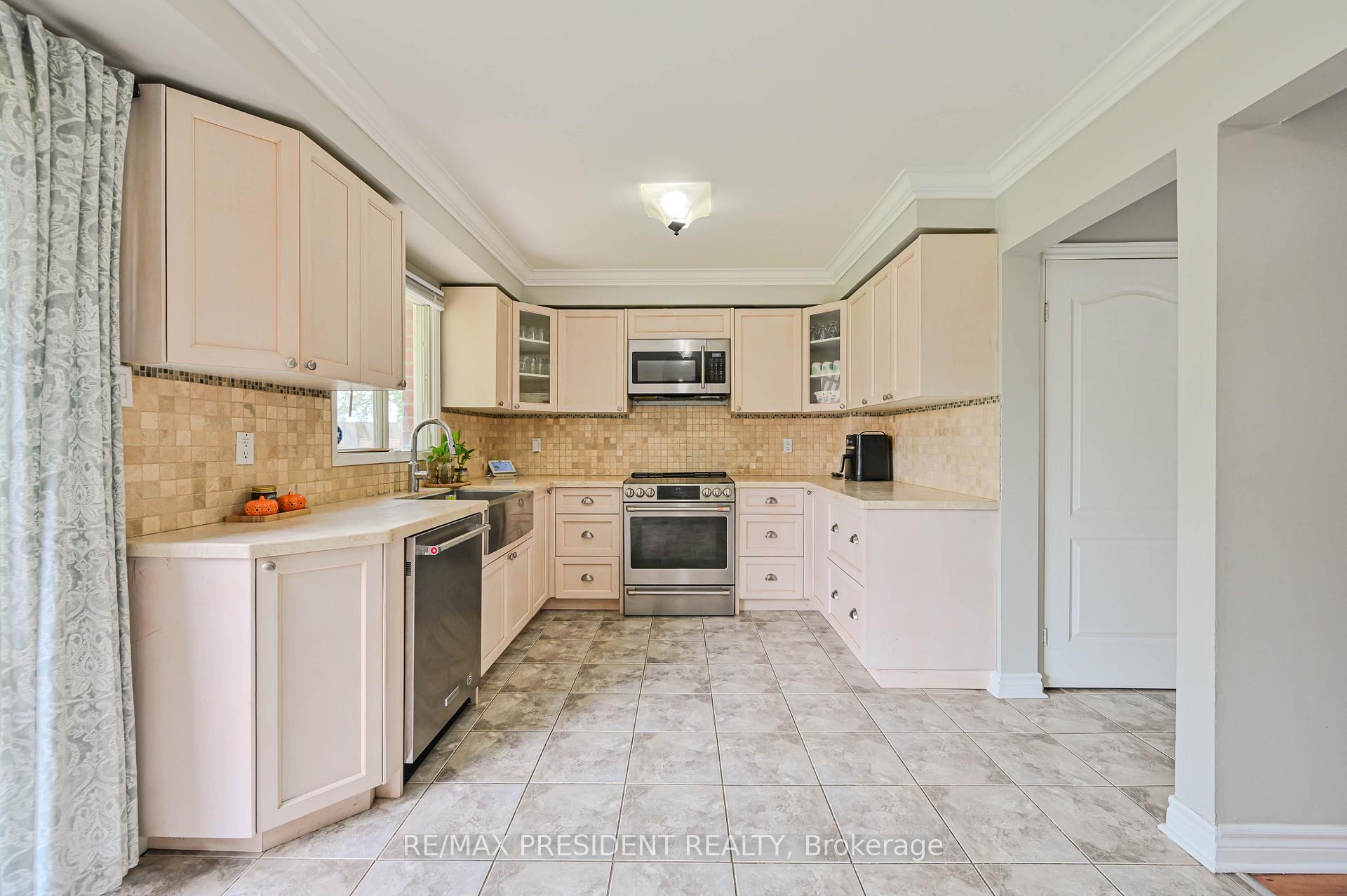 Photo 18 of 351 Rutherford Road N, Brampton, Madoc — HOMEH