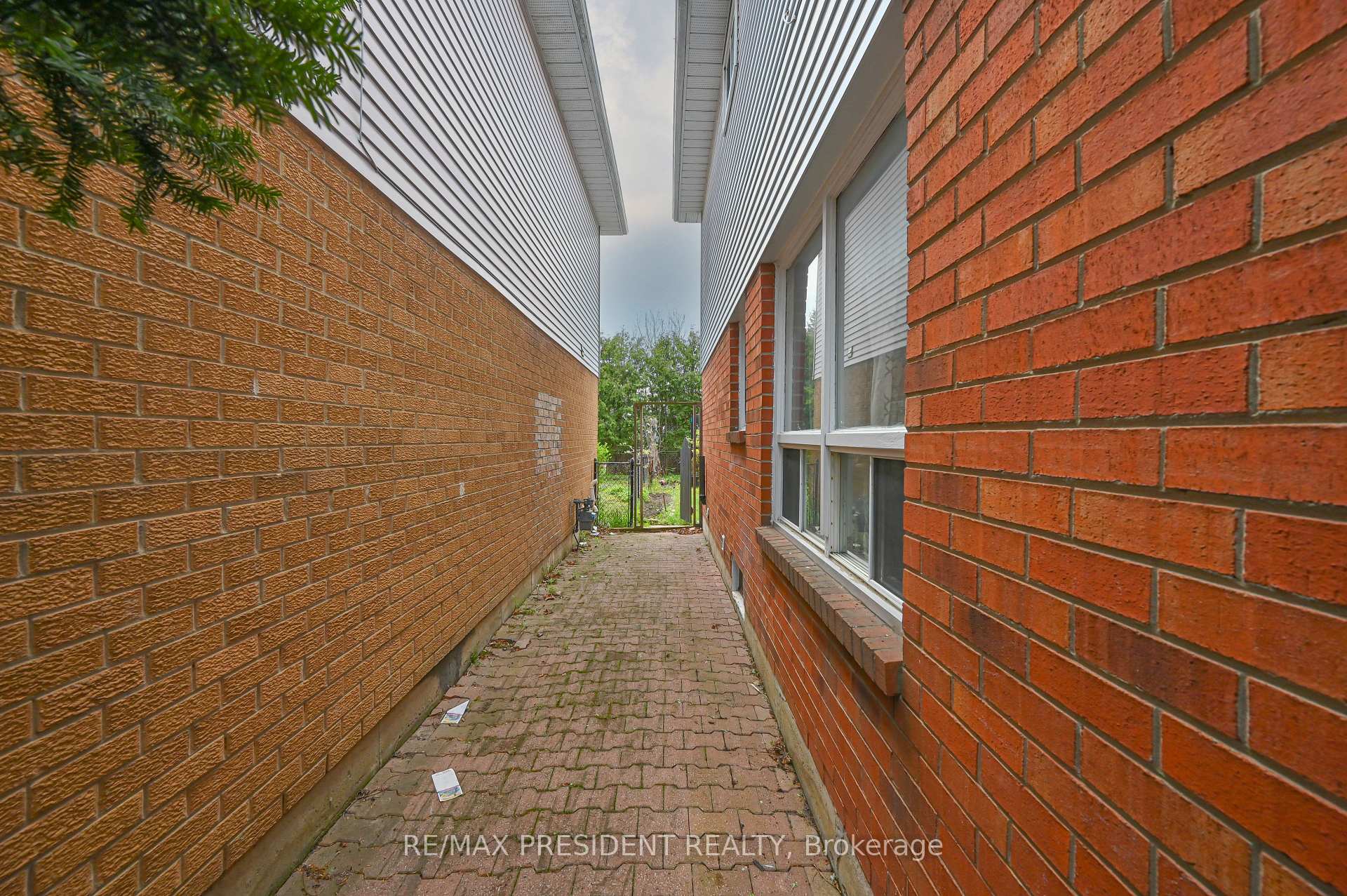Photo 37 of 351 Rutherford Road N, Brampton, Madoc — HOMEH