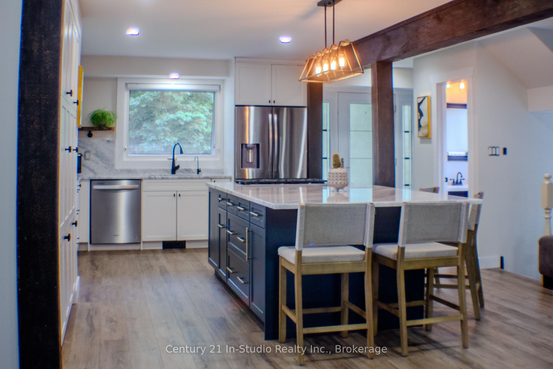 Photo 6 of 20 Mohawk Crescent, Central Huron, Clinton — HOMEH