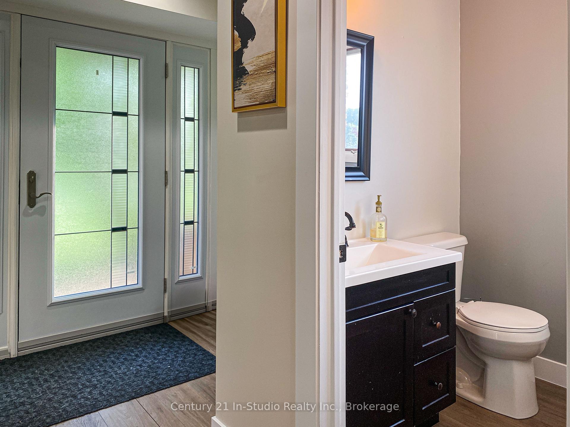 Photo 4 of 20 Mohawk Crescent, Central Huron, Clinton — HOMEH