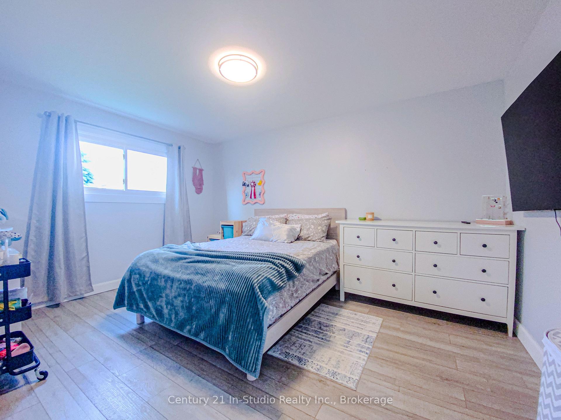 Photo 12 of 20 Mohawk Crescent, Central Huron, Clinton — HOMEH