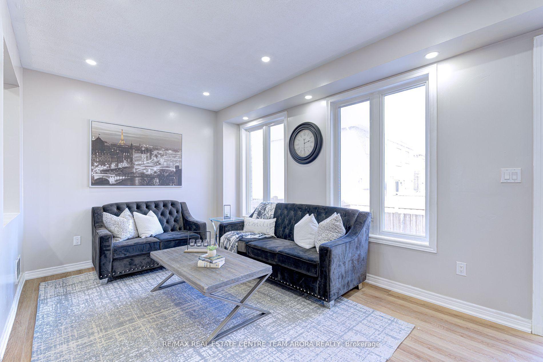 Photo 7 of 43 Vezna Crescent, Brampton, Credit Valley — HOMEH
