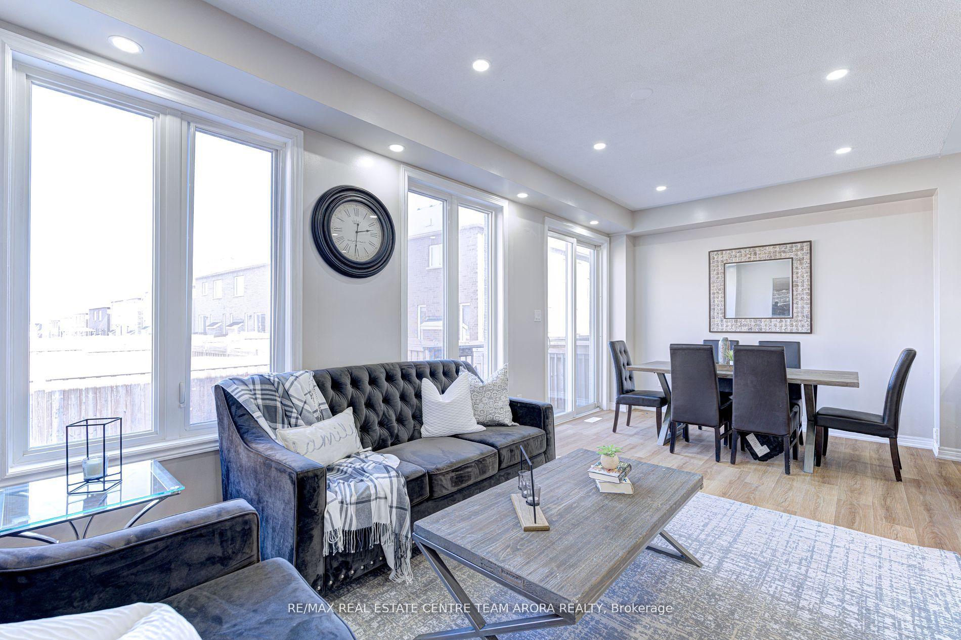 Photo 8 of 43 Vezna Crescent, Brampton, Credit Valley — HOMEH