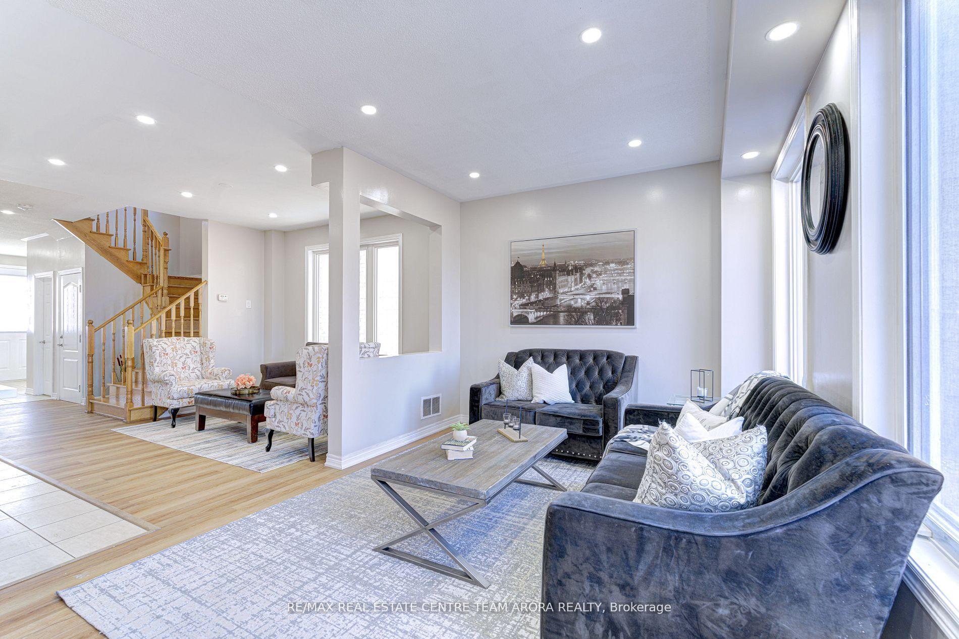 Photo 9 of 43 Vezna Crescent, Brampton, Credit Valley — HOMEH