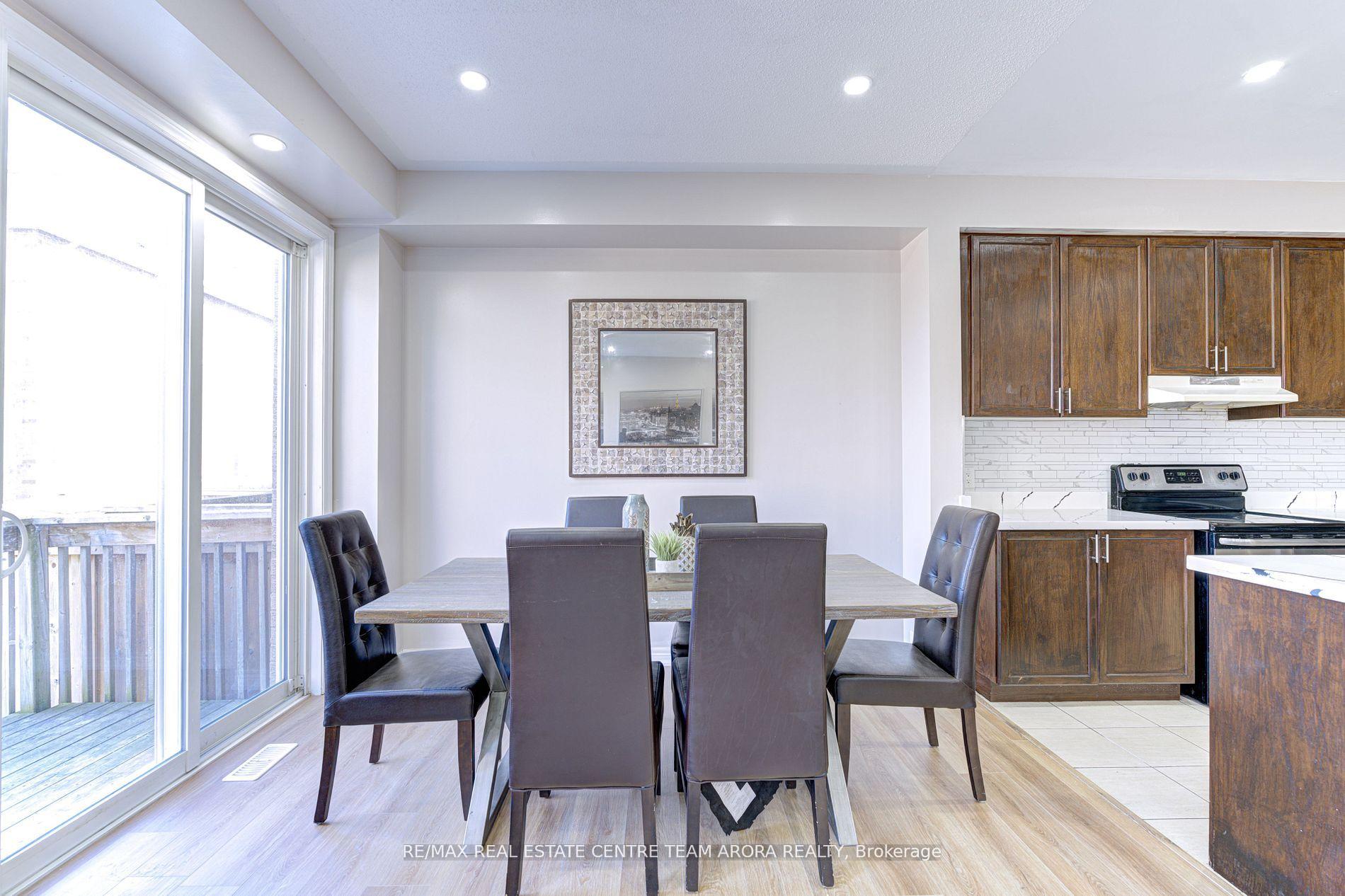 Photo 13 of 43 Vezna Crescent, Brampton, Credit Valley — HOMEH