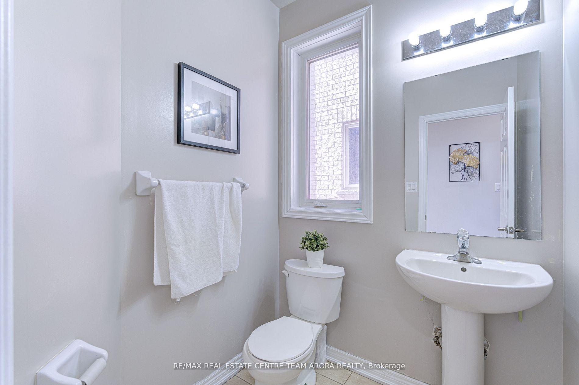 Photo 16 of 43 Vezna Crescent, Brampton, Credit Valley — HOMEH