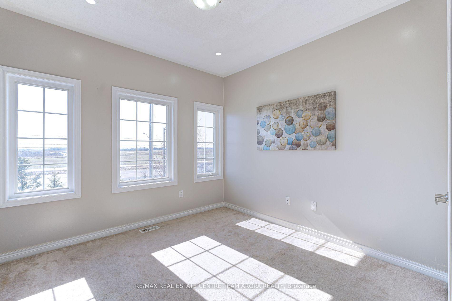 Photo 24 of 43 Vezna Crescent, Brampton, Credit Valley — HOMEH