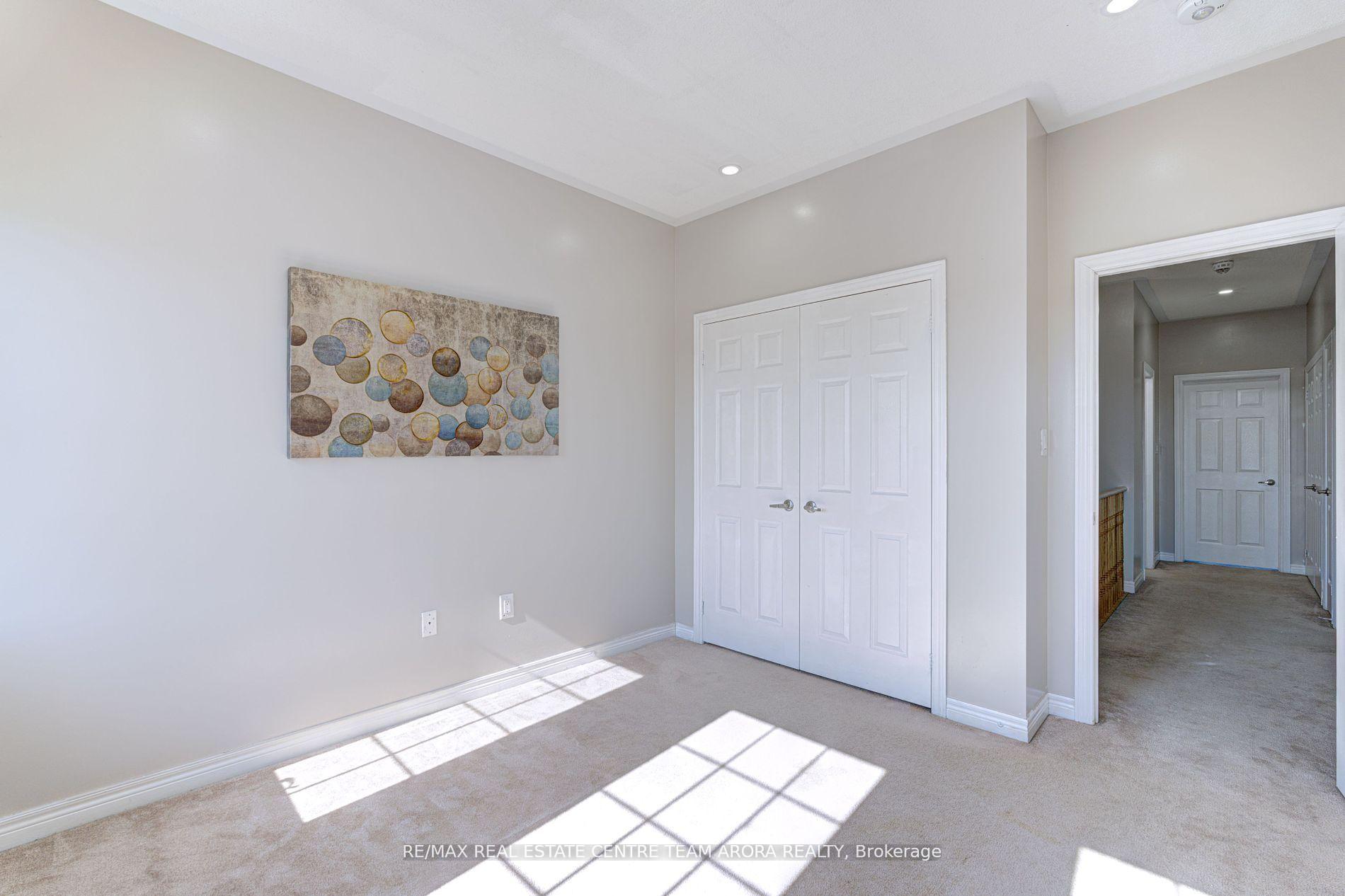 Photo 25 of 43 Vezna Crescent, Brampton, Credit Valley — HOMEH