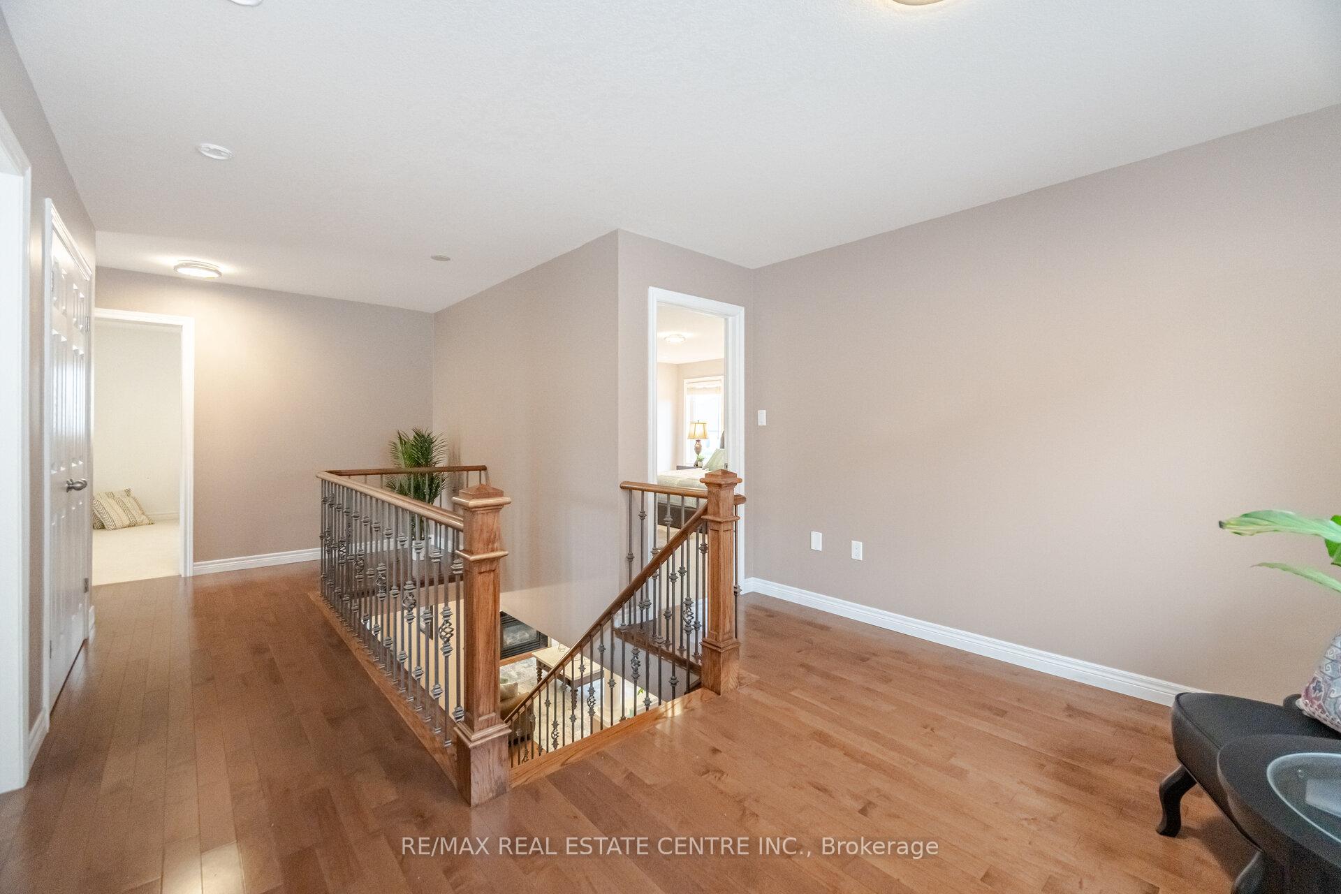 Photo 19 of 343 Montreal Circle, Hamilton, Winona Park — HOMEH