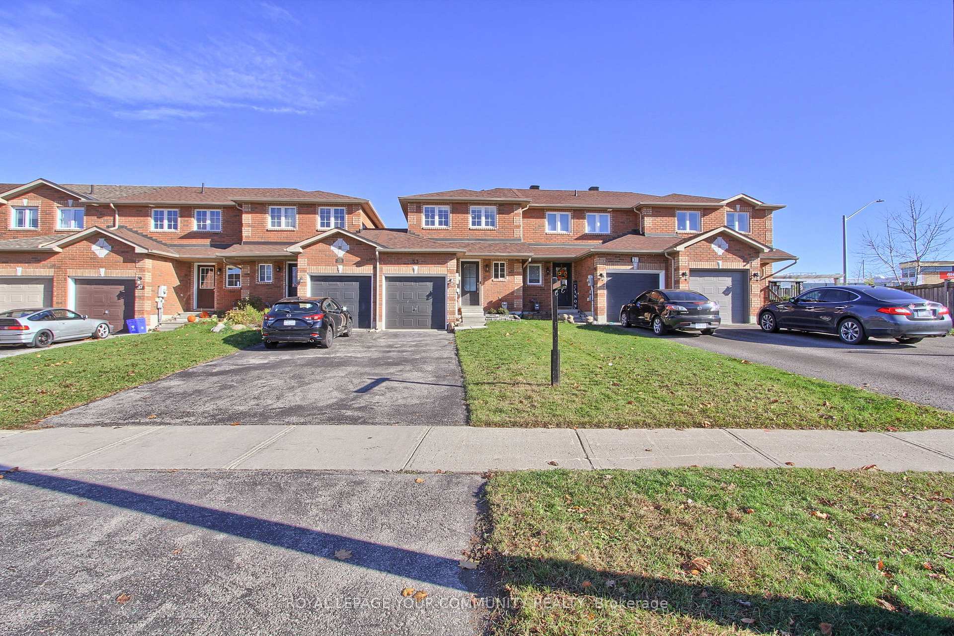 Photo 3 of 33 Goodwin Drive, Barrie, Painswick South — HOMEH