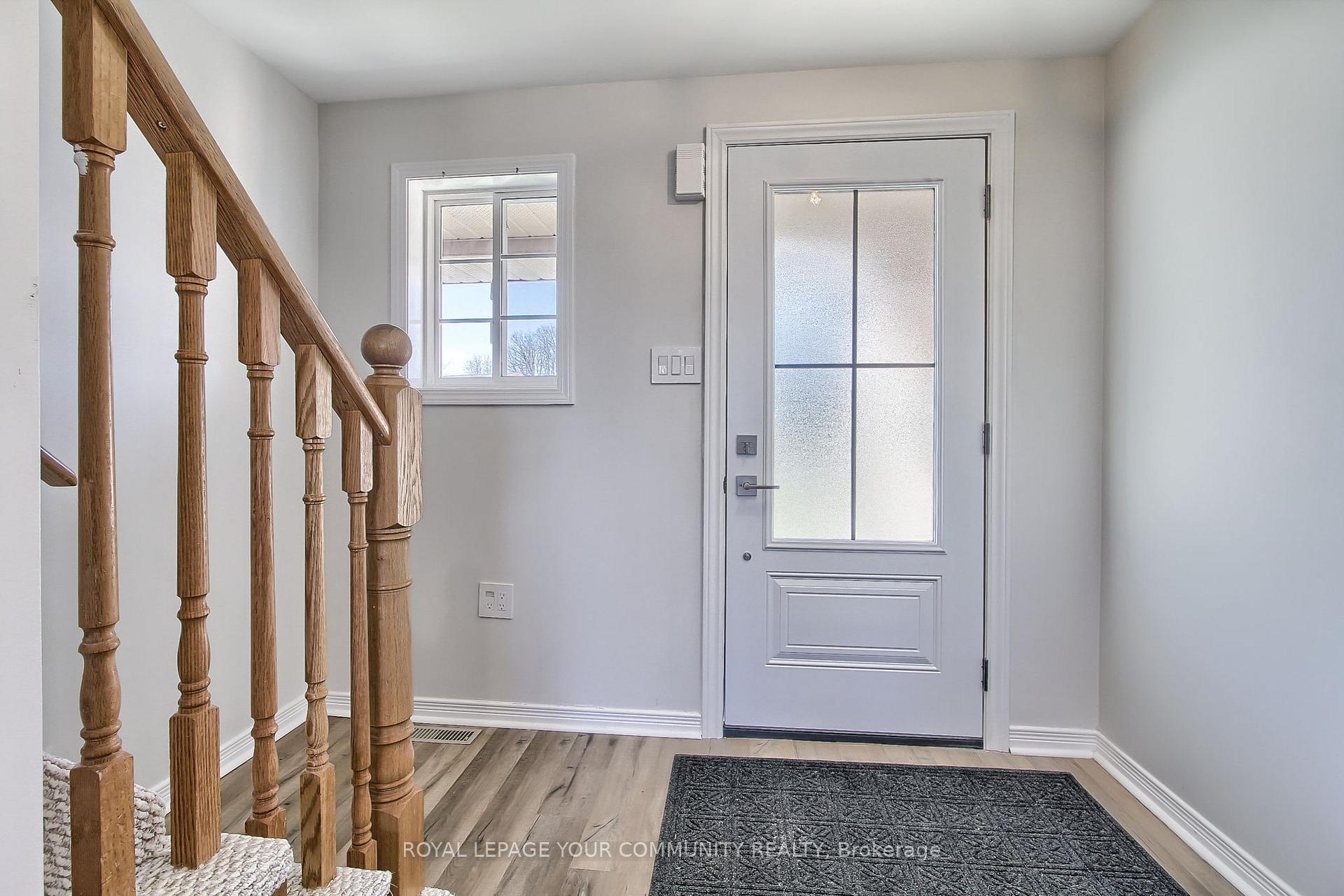 Photo 4 of 33 Goodwin Drive, Barrie, Painswick South — HOMEH