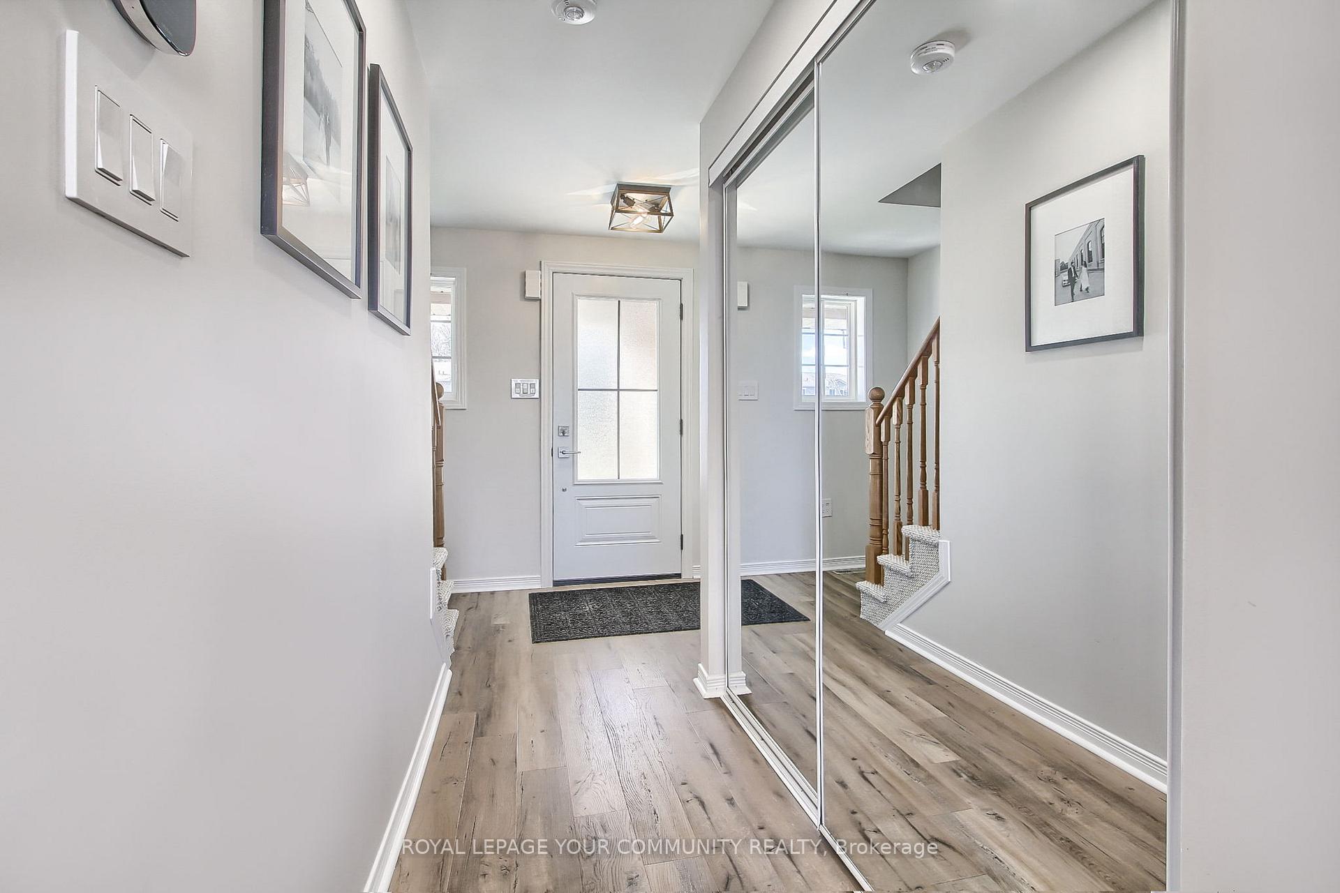 Photo 5 of 33 Goodwin Drive, Barrie, Painswick South — HOMEH