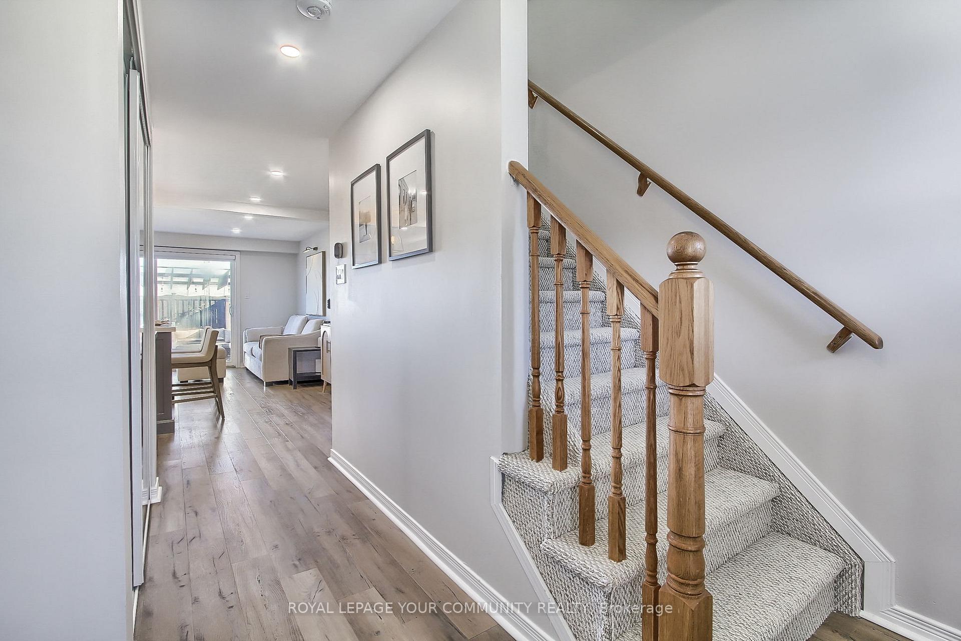 Photo 6 of 33 Goodwin Drive, Barrie, Painswick South — HOMEH